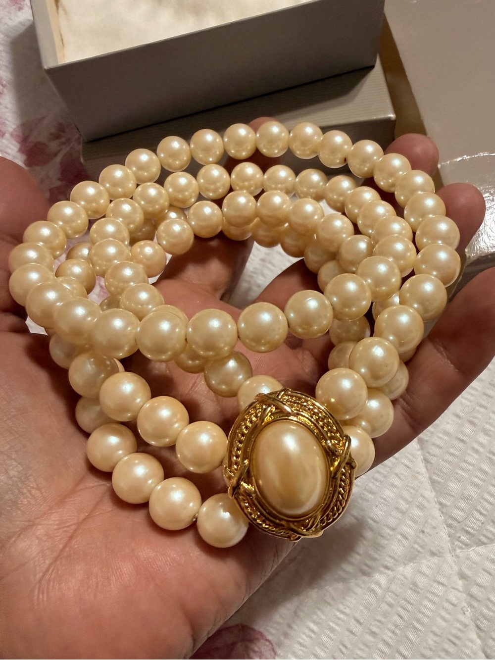 Avon faux pearl strand necklace